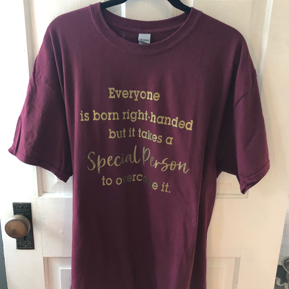 Left Handed 🤚 men’s t-shirt! Size XL